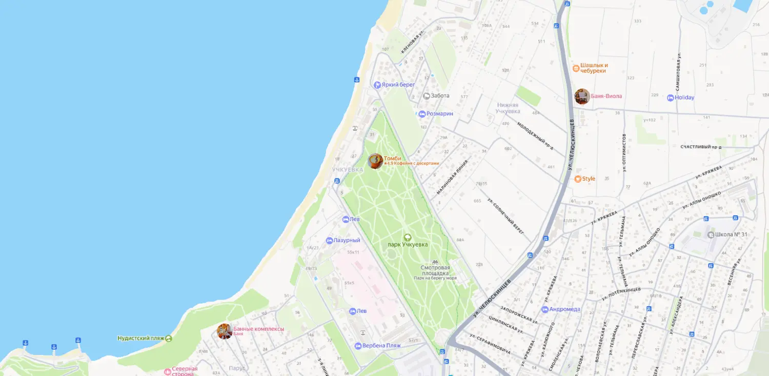 Скриншот картографического сервиса с видом на территорию поселка Учкуевка и песчаного побережья в Севастополе