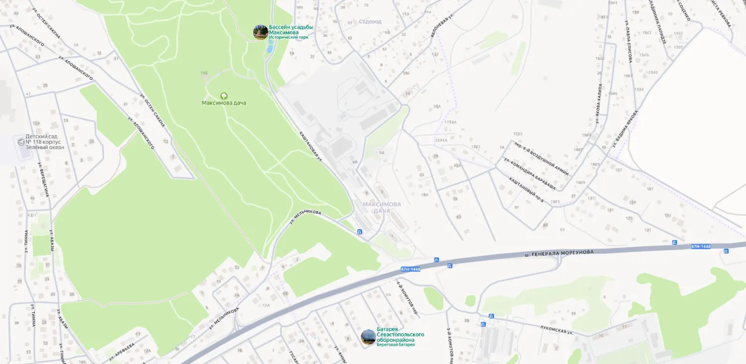 Скриншот картографического сервиса с видом на лесопарковую зону Максимова дача и прилегающие территории в Севастополе